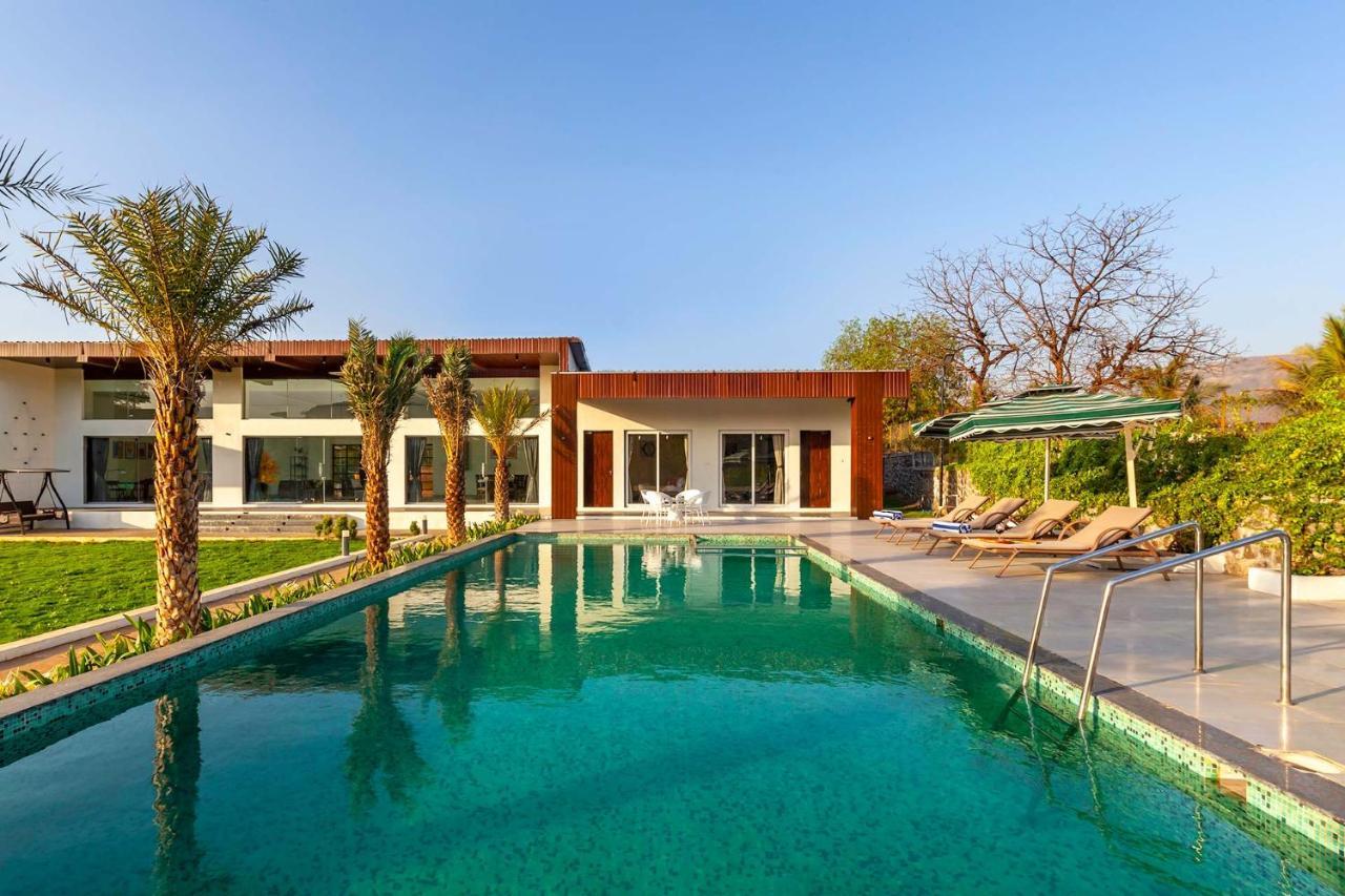 Natures Odyssey By Stayvista - Amidst Lush Greenery With Outdoor Pool And Indoor Activities Chinchavli Exterior foto